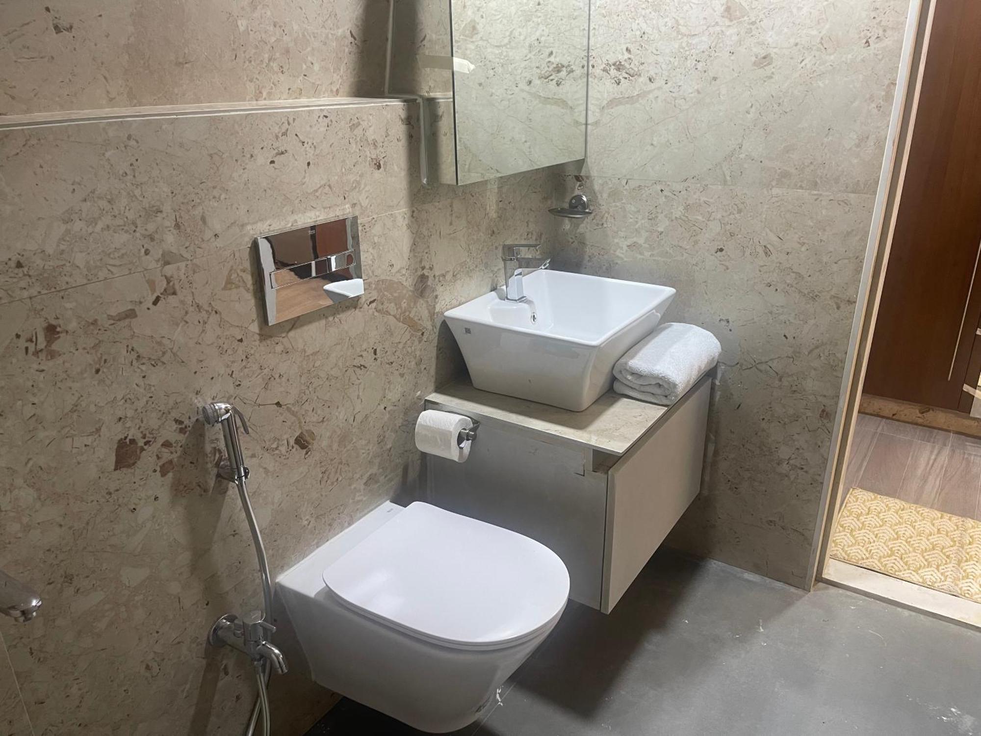 Hotel Lch Fitness à Indore Extérieur photo